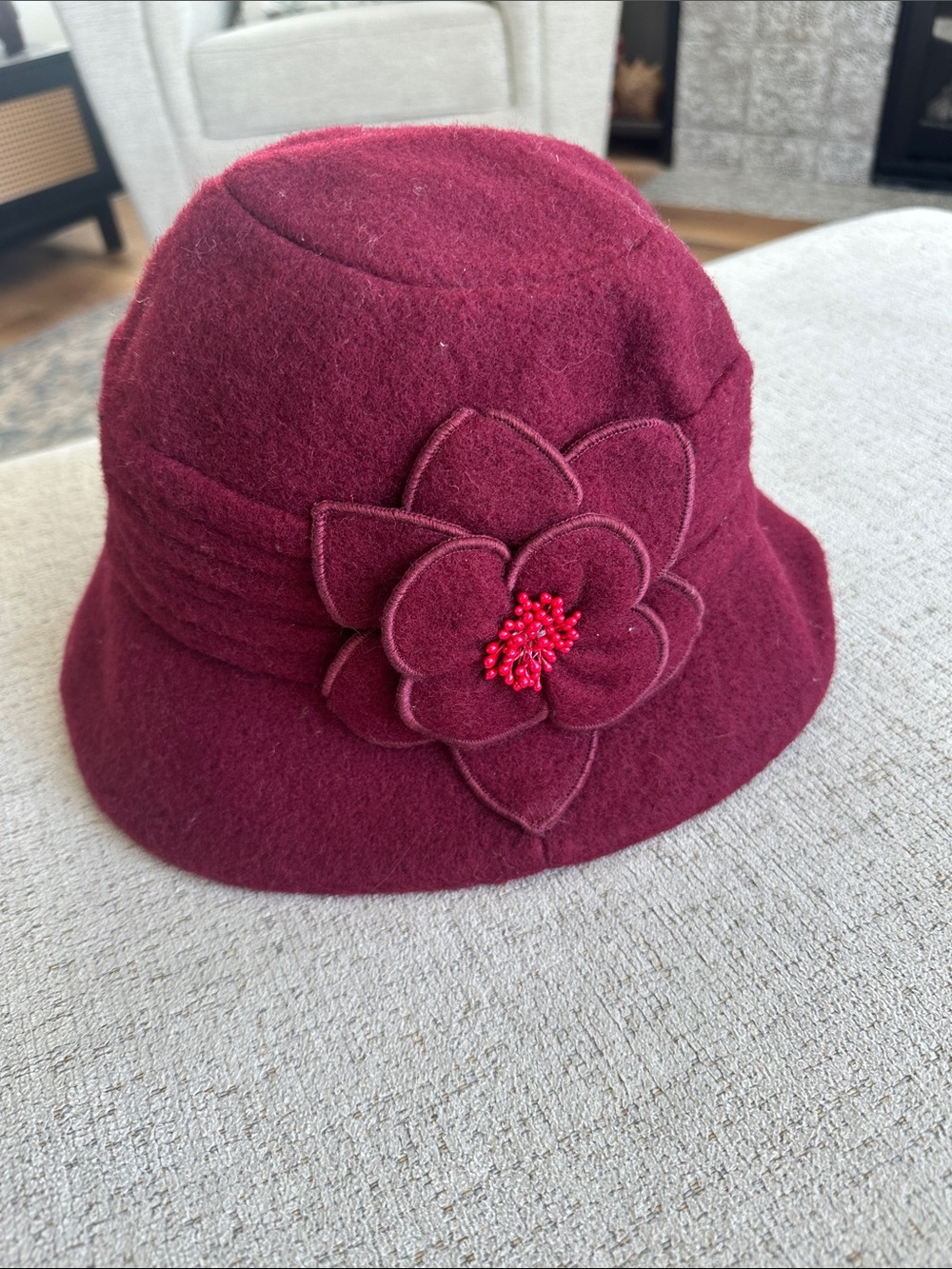 NWT Lawliet 100% Wool Flower Cloche Hat 1920s Gatsby Flapper - Burgundy